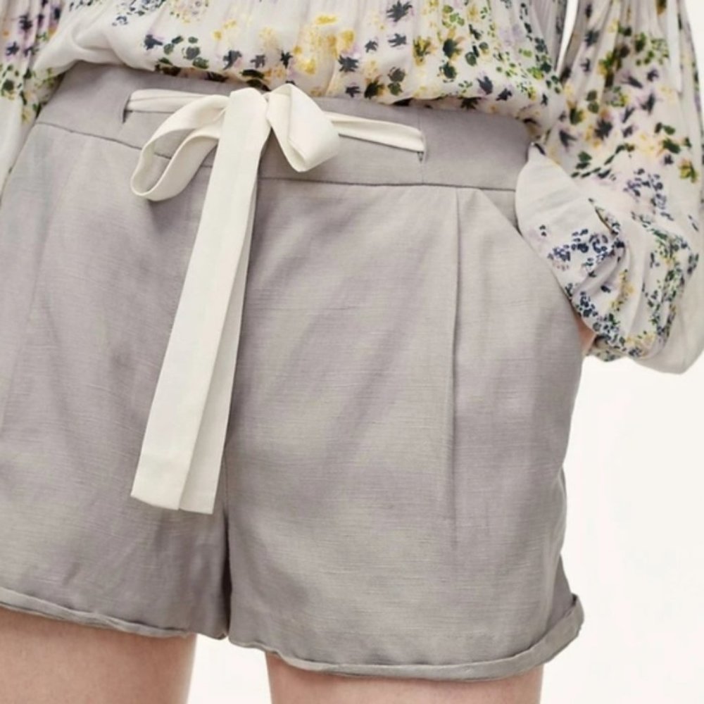 aritzia grey linen shorts